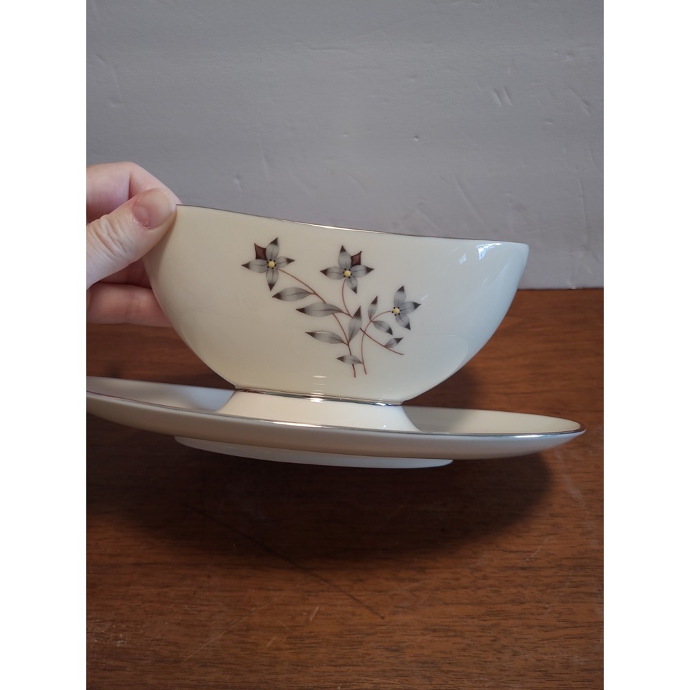 VINTAGE LENOX PRINCESS X516 OVAL GRAVY BOAT W ATTACHED UNDERPLATE Floral Gray